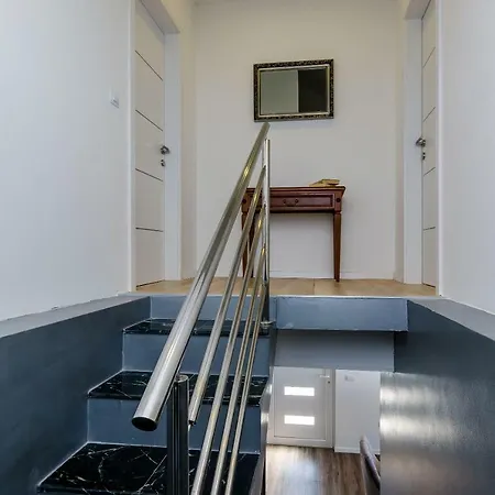 Superior Nike Apartmán *